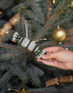 Cracker Decoration